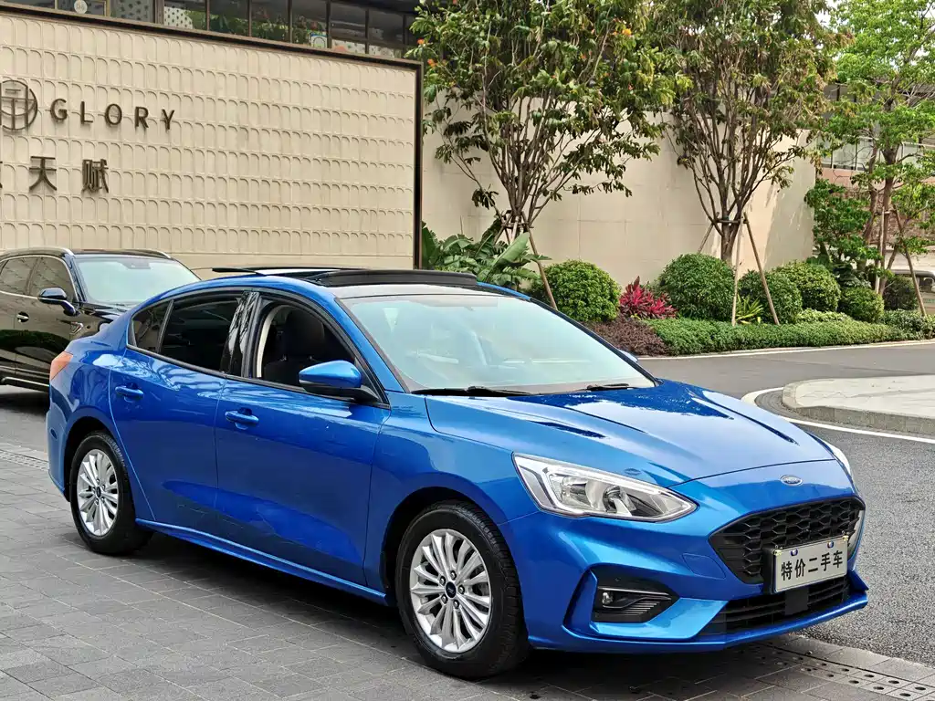 Ford Focus 2019 — фото 3