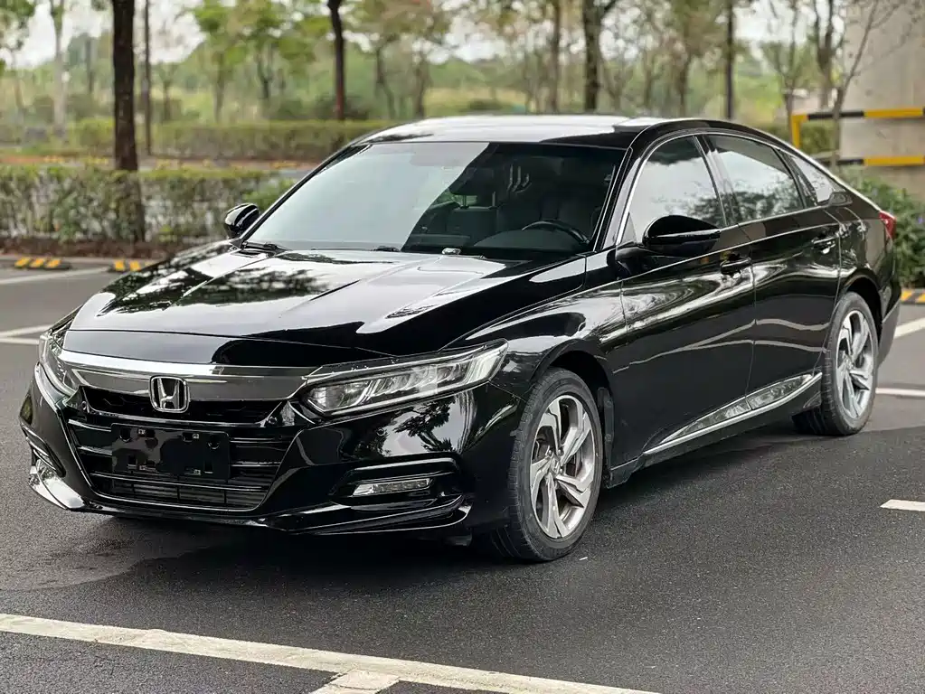 Honda Accord 2018 — фото 1