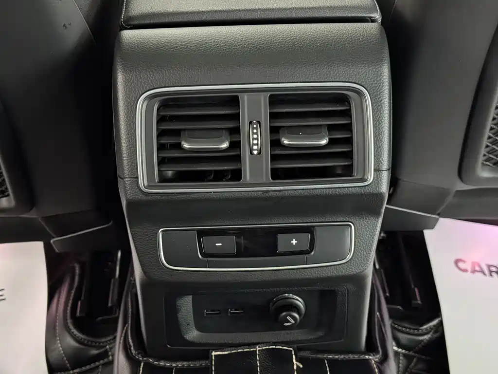 Audi Q5L 2021 — фото 10
