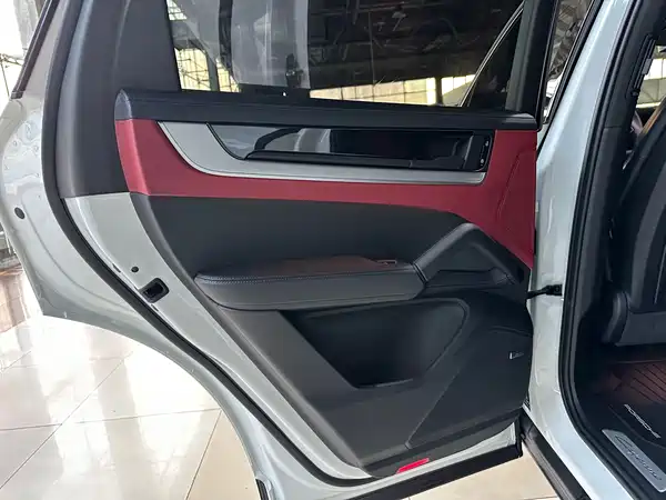 Porsche Cayenne 2025