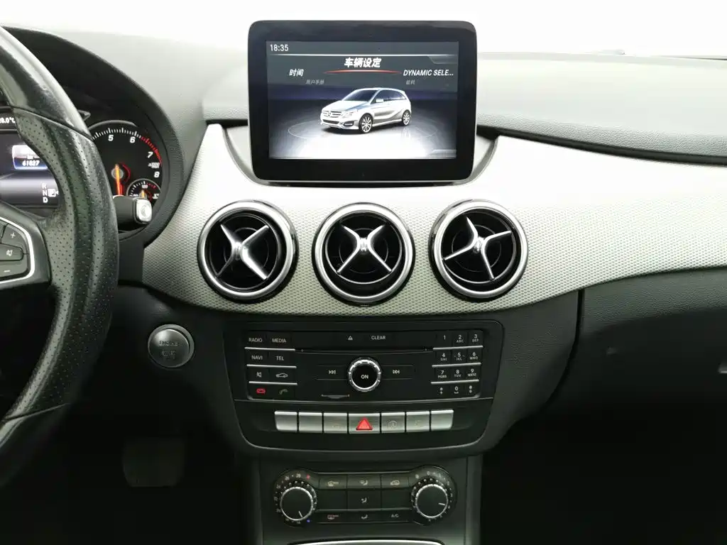 Mercedes-Benz B-Class 2018 — фото 12