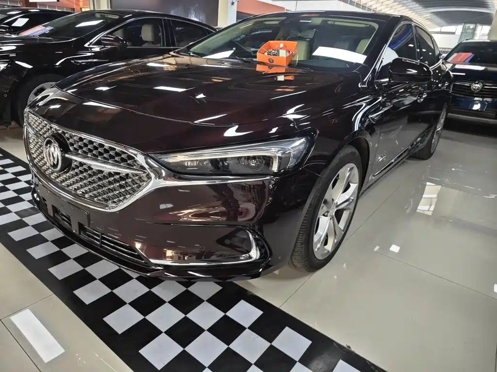 Buick LaCrosse 2022 — фото 1