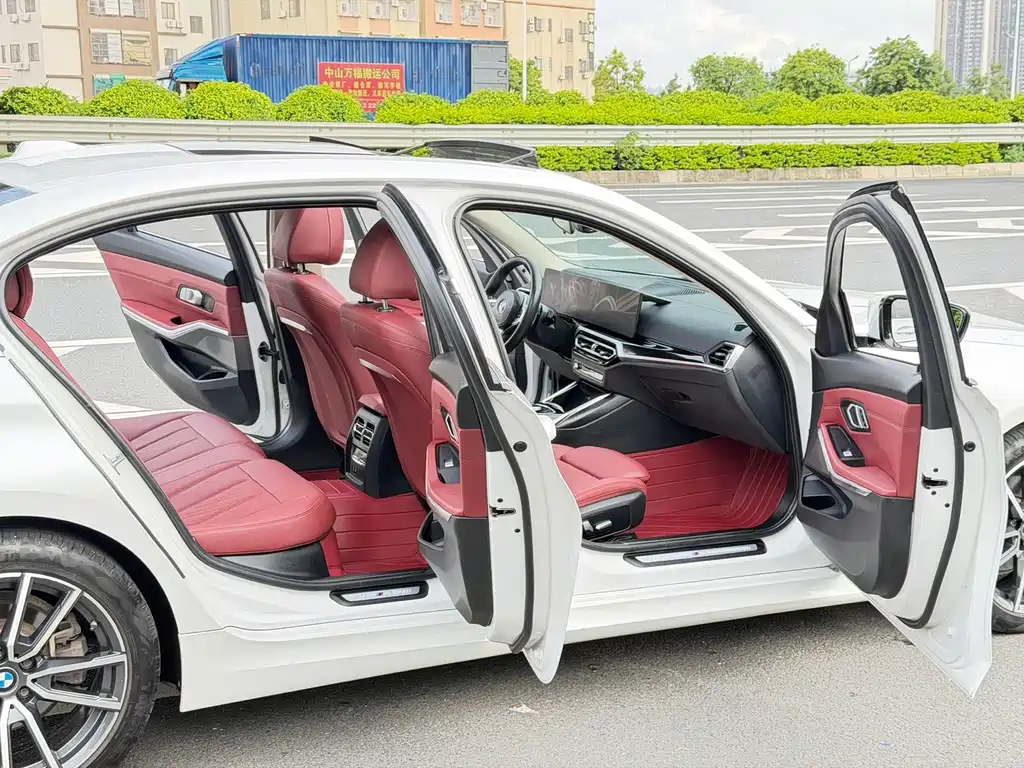 BMW 3 Series 2023 — фото 16