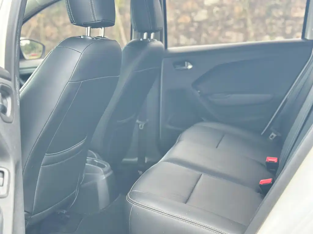 Peugeot 301 2015