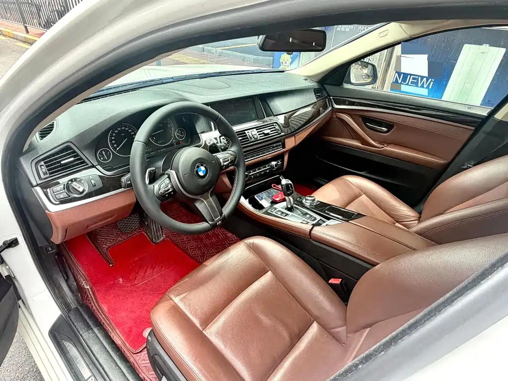 BMW 5 Series 2015 — фото 9