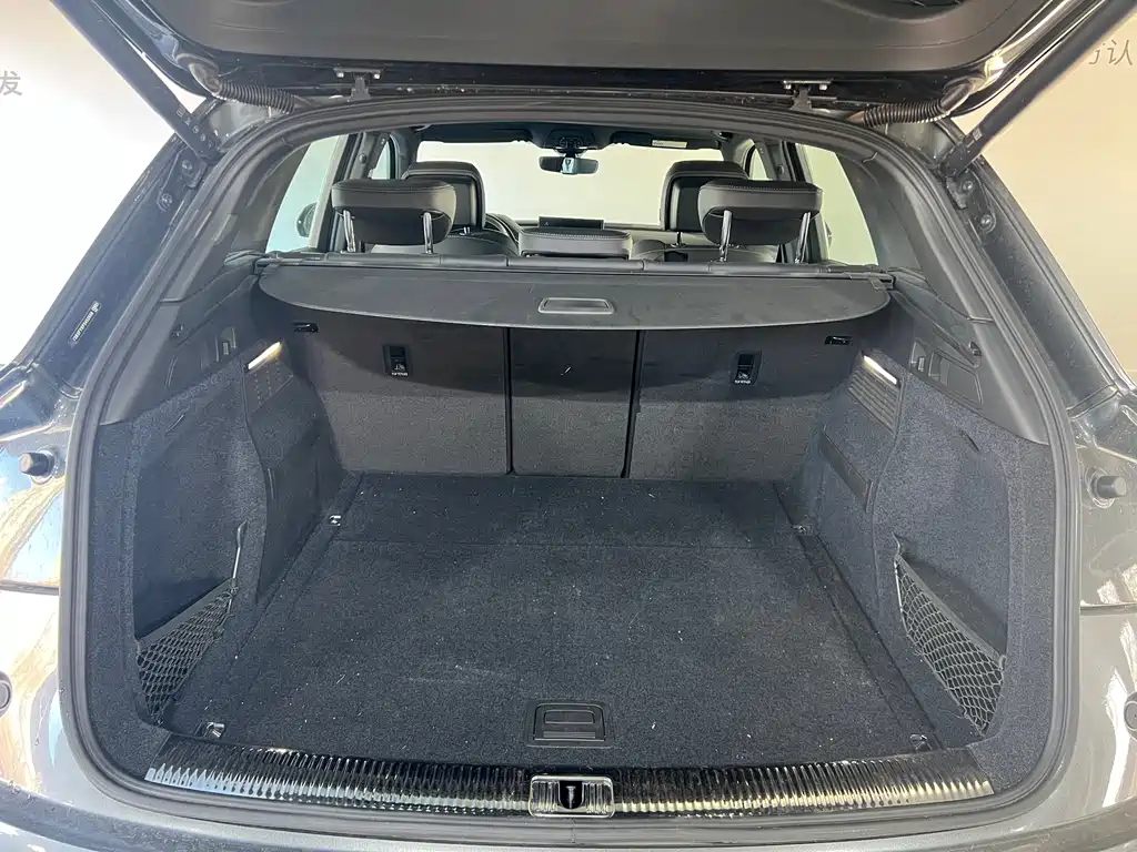Audi Q5L 2023 — фото 16