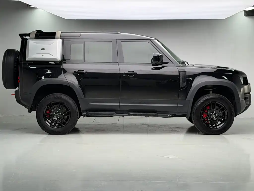Land Rover Defender 2021 — фото 16
