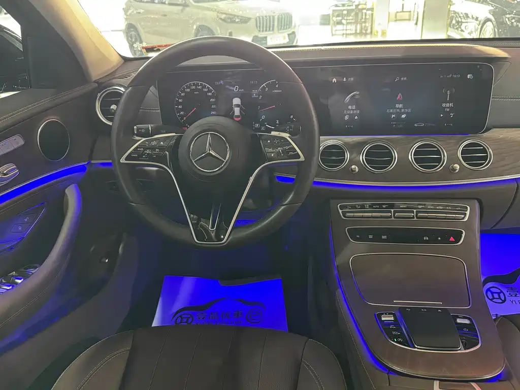Mercedes-Benz E-Class 2023 — фото 13