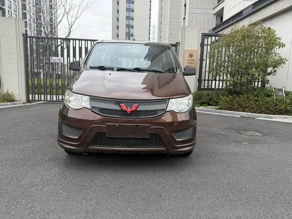 Wuling Hongguang 2018 — фото 2
