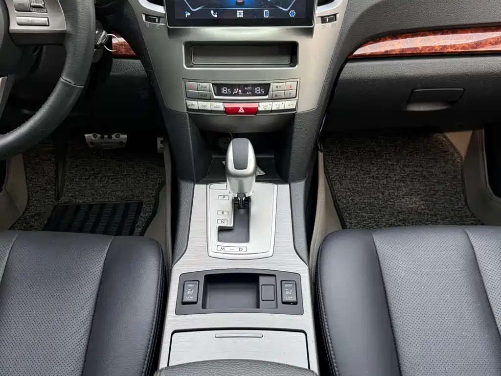 Subaru Outback 2010 — фото 13