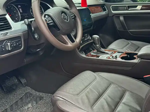 Volkswagen Touareg 2014