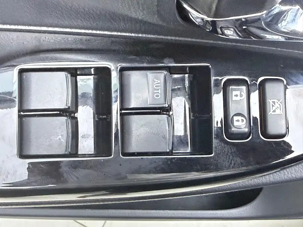 Toyota Yaris L 2022 — фото 15