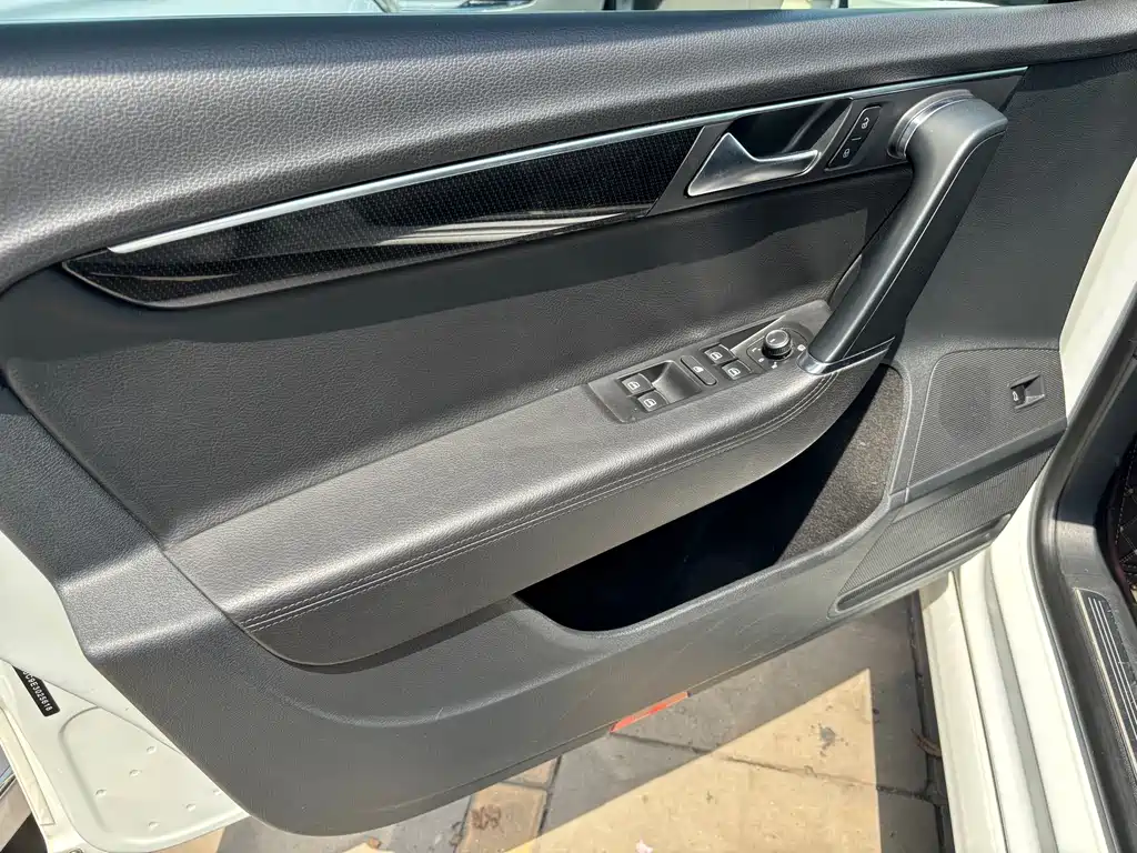 Volkswagen Magotan 2014
