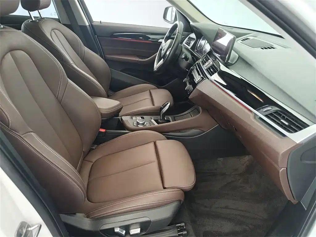 BMW X1 2022 — фото 12