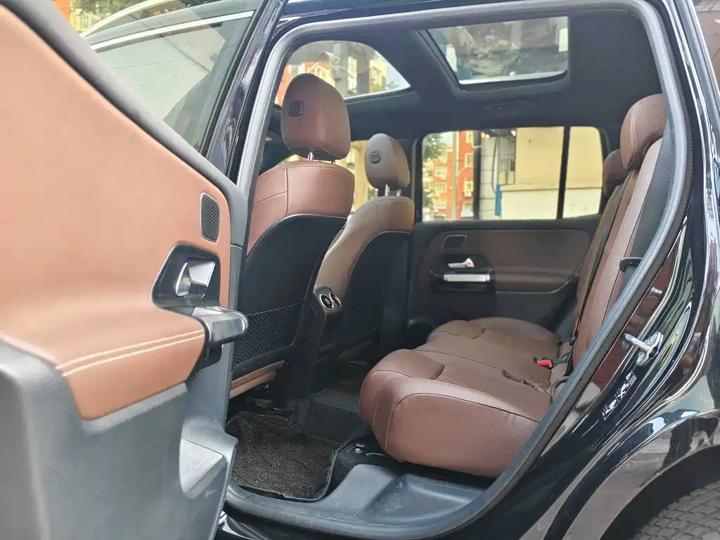 Mercedes-Benz GLB 2023