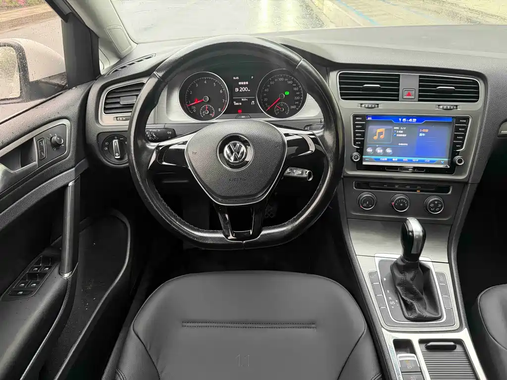 Volkswagen Golf 2015 — фото 11