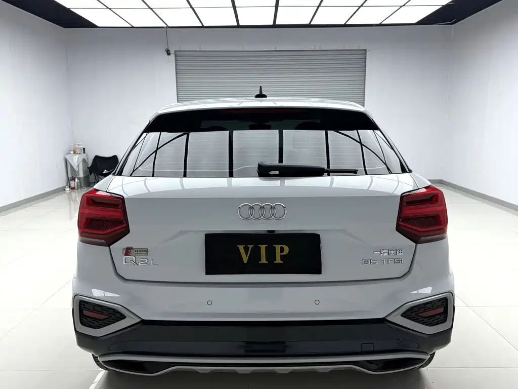 Audi Q2L 2021