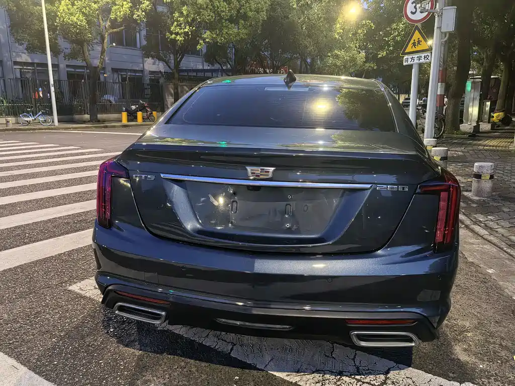 Cadillac CT5 2022 — фото 14
