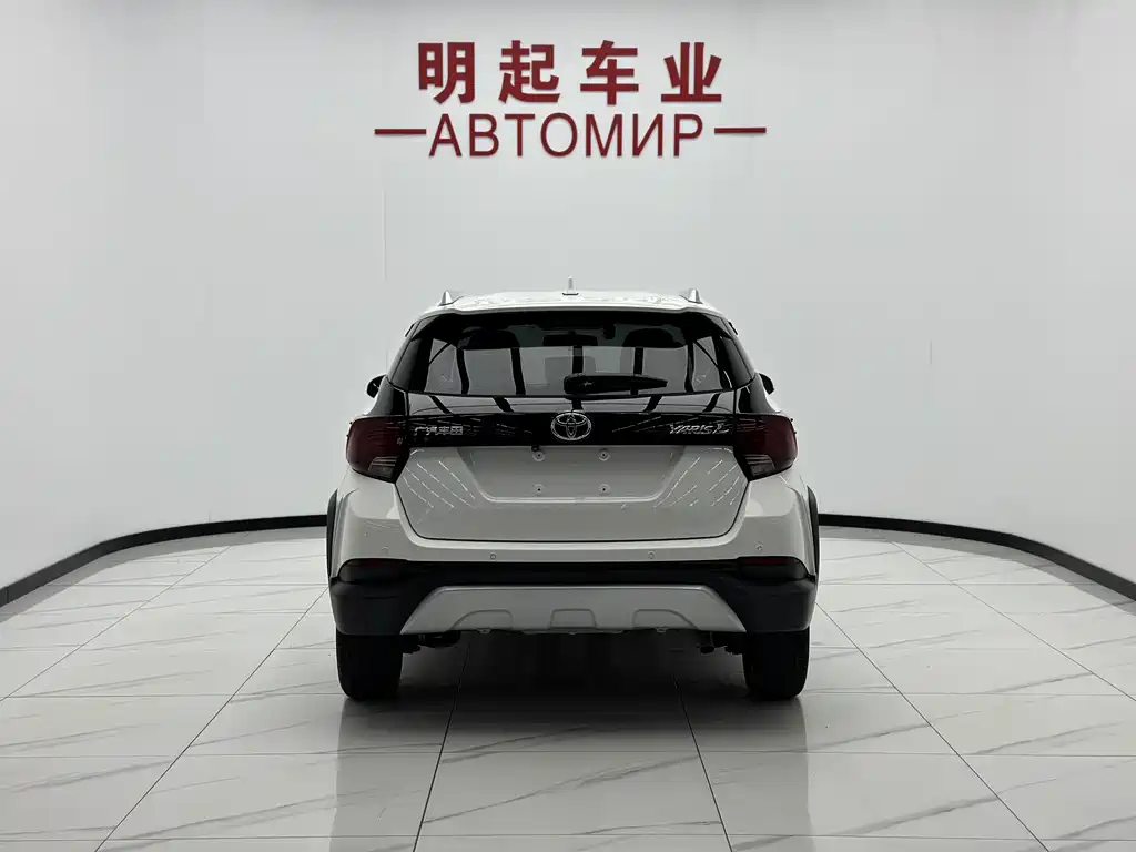 Toyota Yaris L 2022 — фото 10
