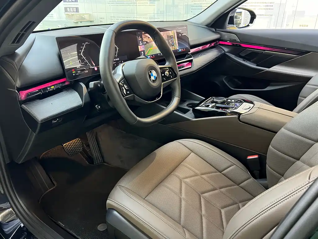 BMW 5 Series 2024 — фото 12