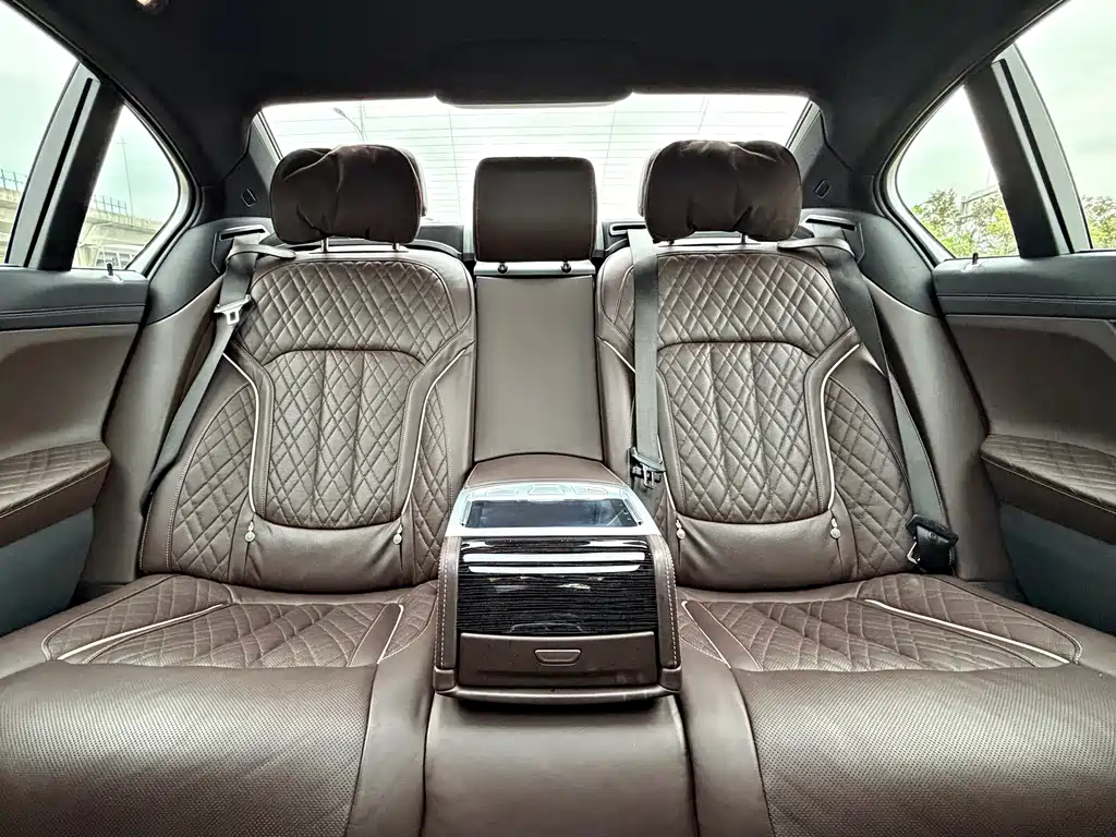 BMW 7 Series 2019 — фото 13
