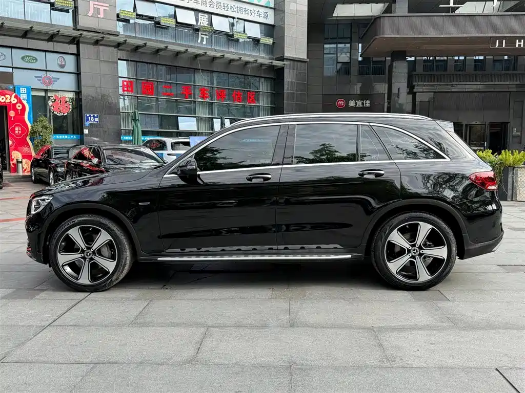 Mercedes-Benz GLC 2023 — фото 3