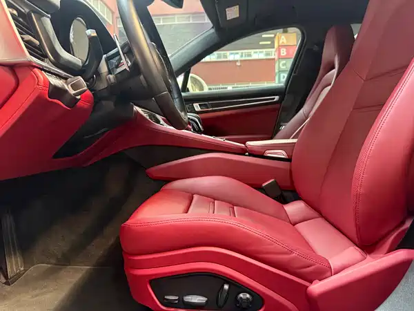 Porsche Panamera 2024