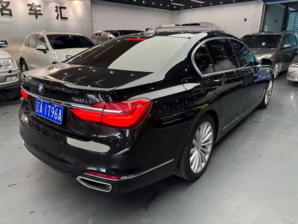 BMW 7 Series 2016 — фото 28
