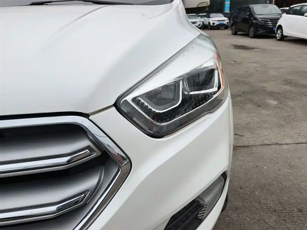 Ford Kuga 2018 — фото 24