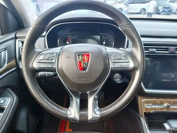Roewe RX8 2018