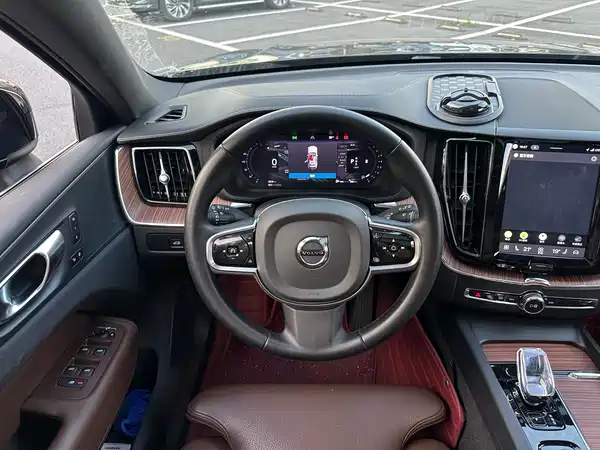 Volvo XC60 2024
