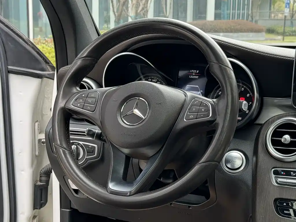 Mercedes-Benz GLC 2018 — фото 43