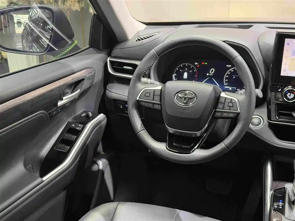 Toyota Highlander 2025 — фото 12