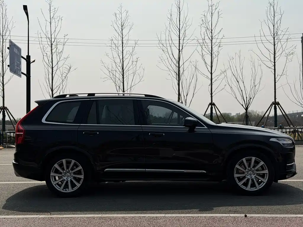 Volvo XC90 2017 — фото 8