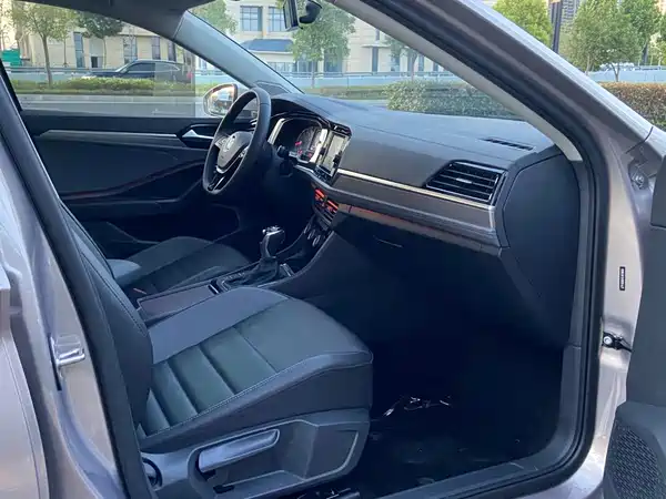Volkswagen Sagitar 2020