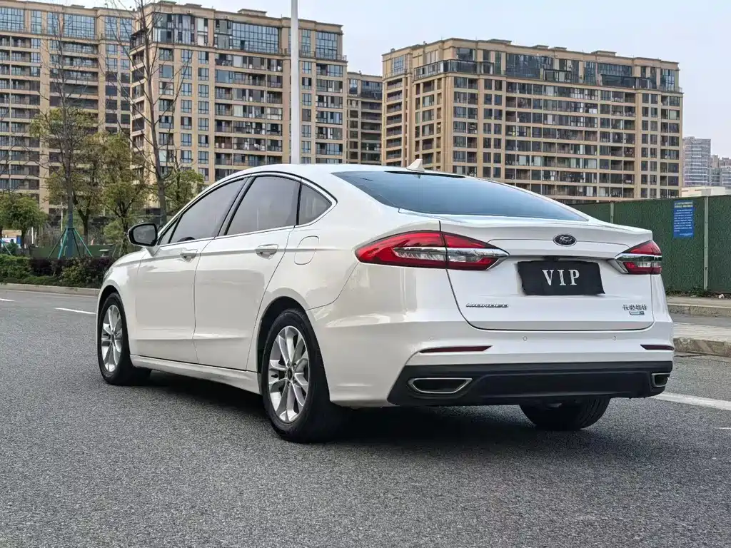 Ford Mondeo 2020 — фото 7