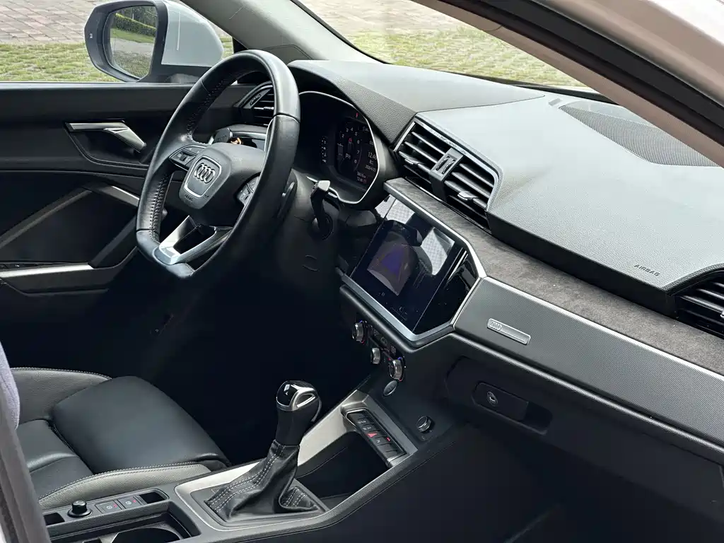 Audi Q3 2020 — фото 12