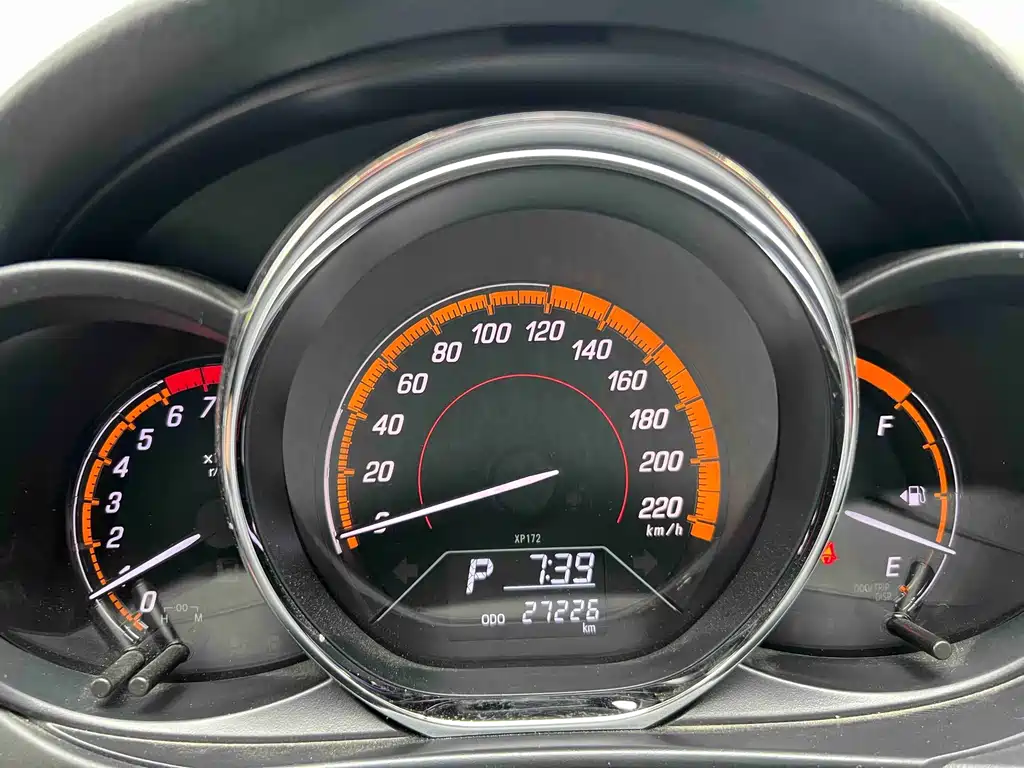Toyota Yaris L 2022 — фото 16