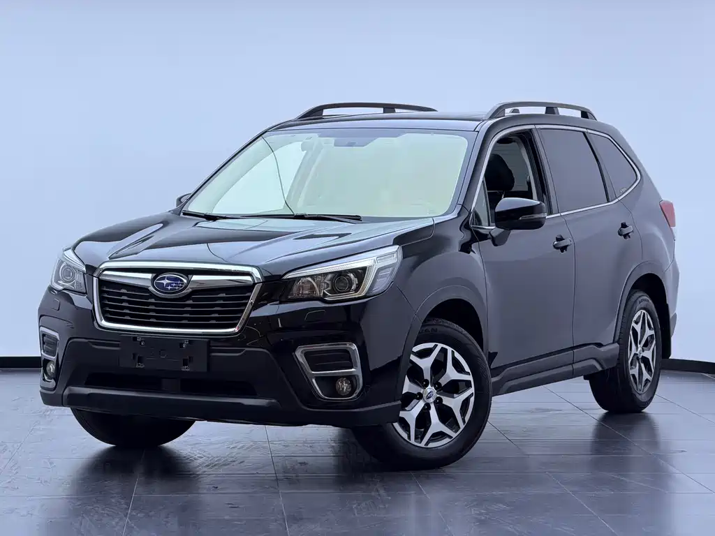 Subaru Forester 2019 — фото 1