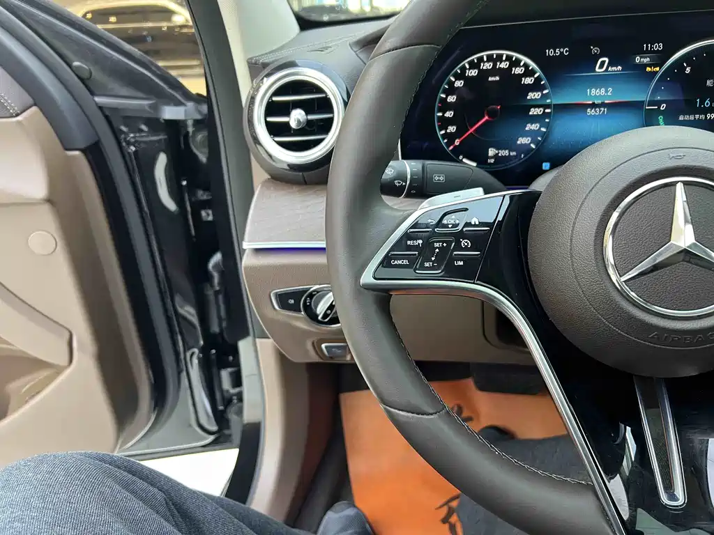 Mercedes-Benz E-Class 2023 — фото 10