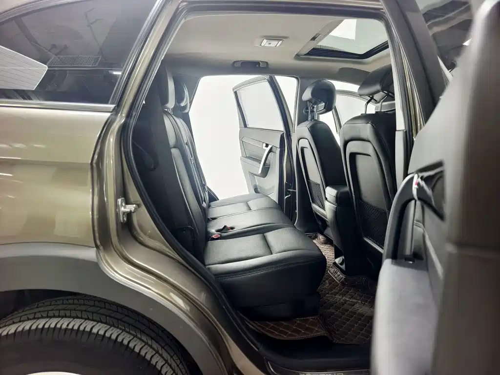 Chevrolet Captiva 2017 — фото 16