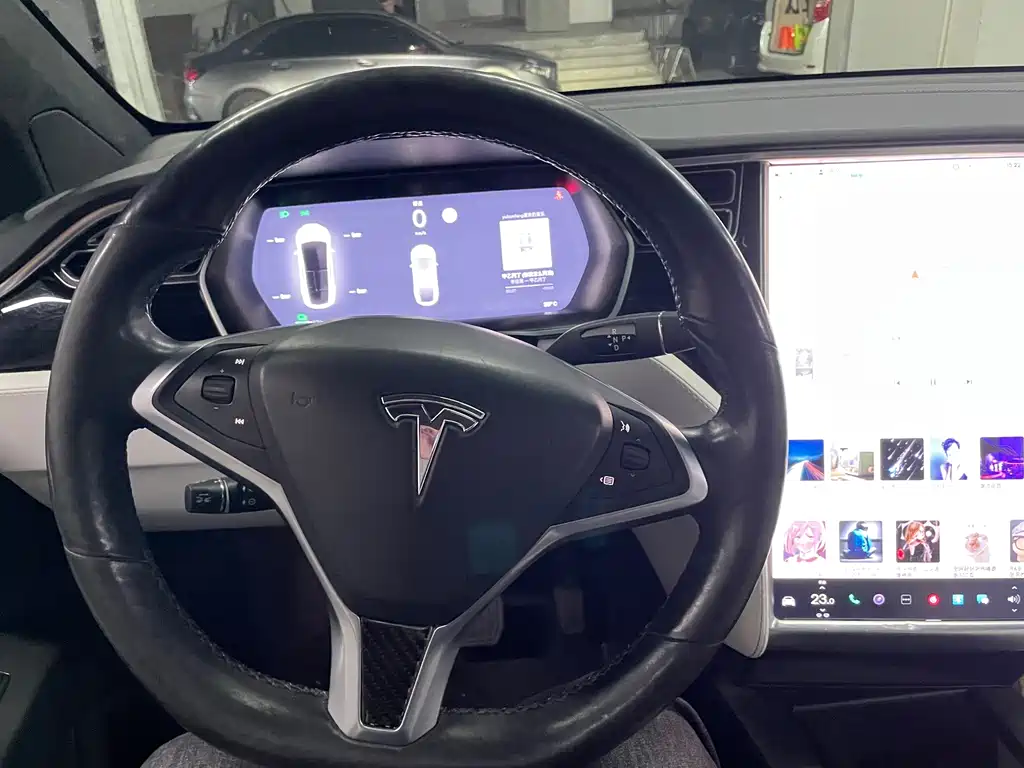Tesla Model X 2018 — фото 8