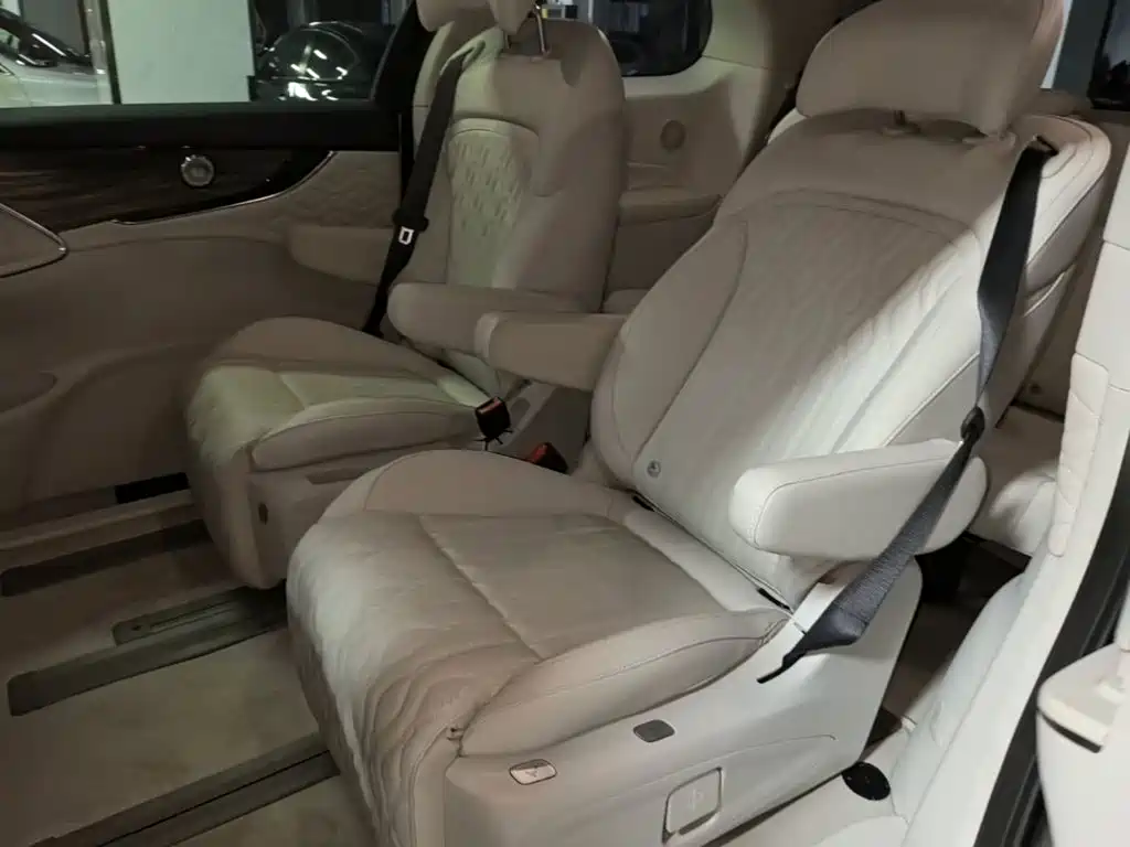 Dongfeng Forthing Xinghai V9 2025 — фото 17