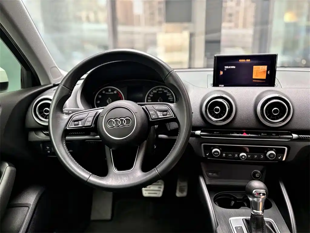 Audi A3 2019 — фото 13