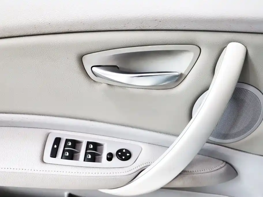 BMW 1 Series 2009 — фото 12