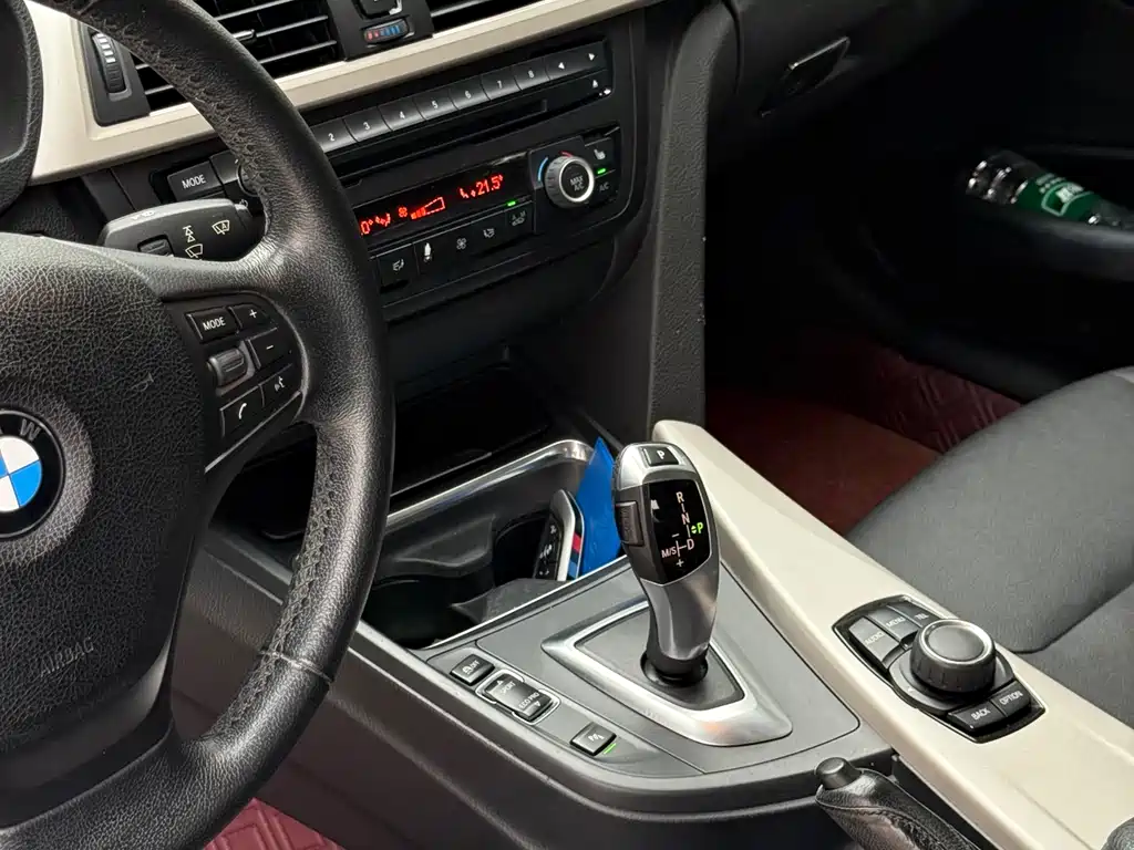 BMW 3 Series 2015 — фото 12