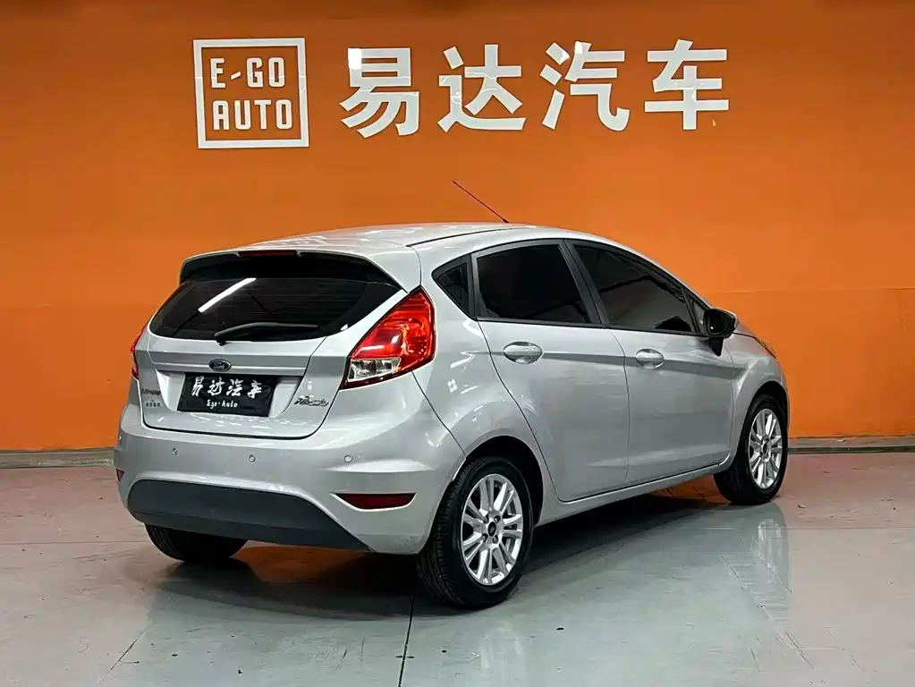 Ford Fiesta 2015 — фото 4