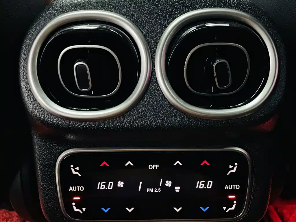 Mercedes-Benz GLC 2023 — фото 17