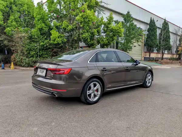Audi A4L 2017