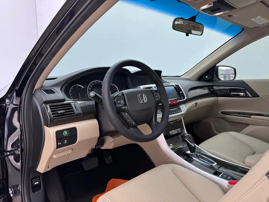 Honda Accord 2015 — фото 6